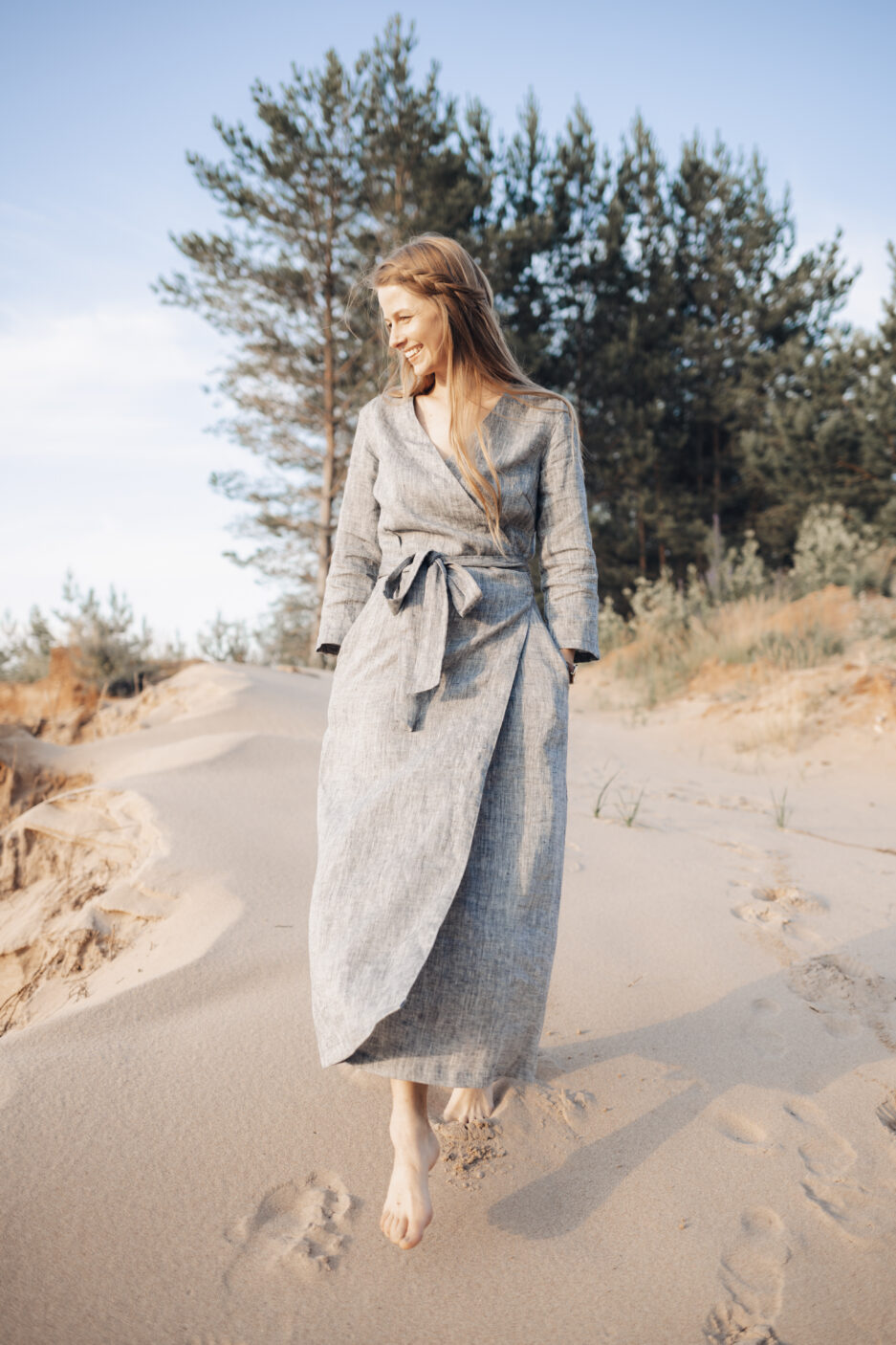 Linane maksikleit, wrap-lõige, taskud, 3/4 varrukad, hall