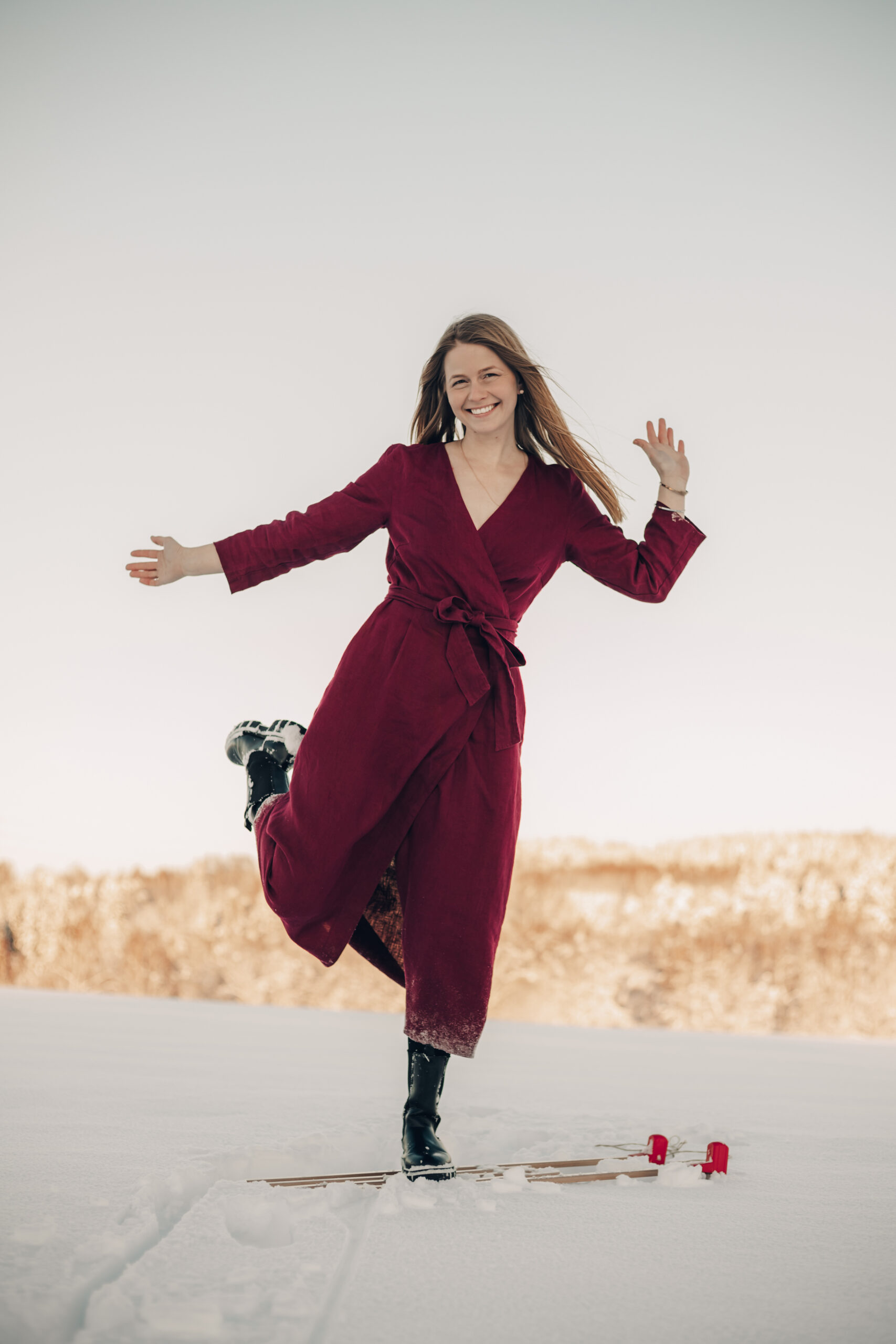 Linane kleit Lotta bordoopunane